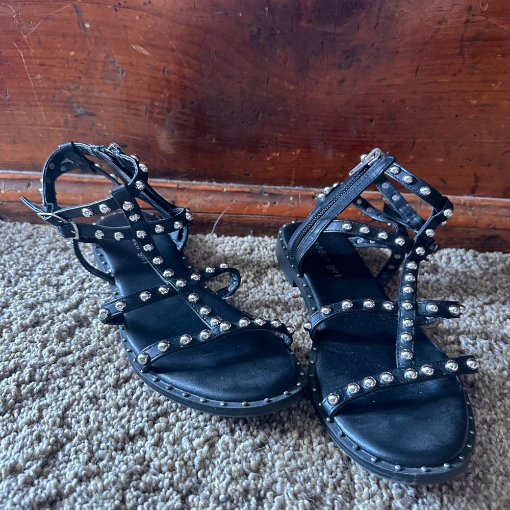 Women’s sandals